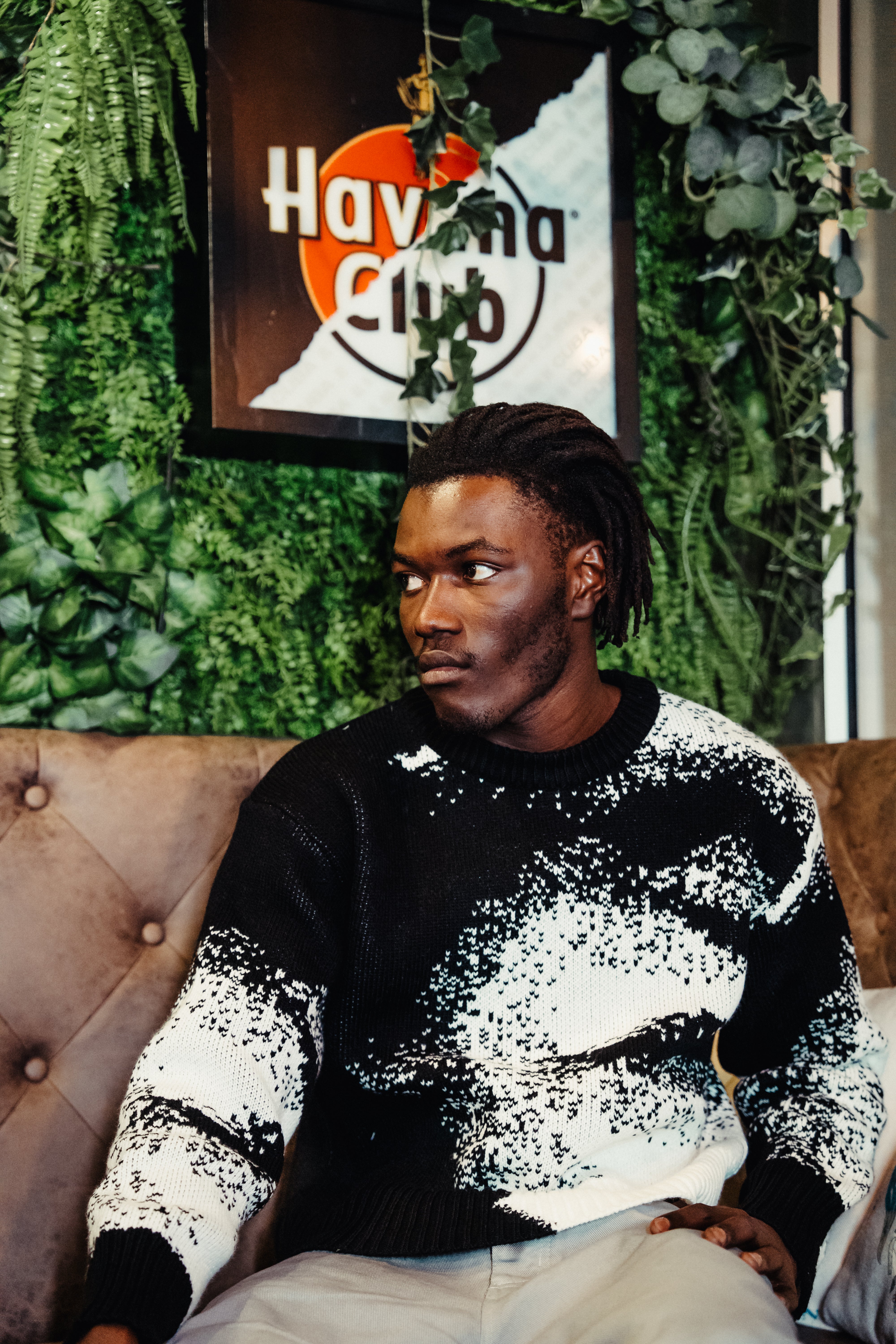 BABA Crop Sweater - Black/White