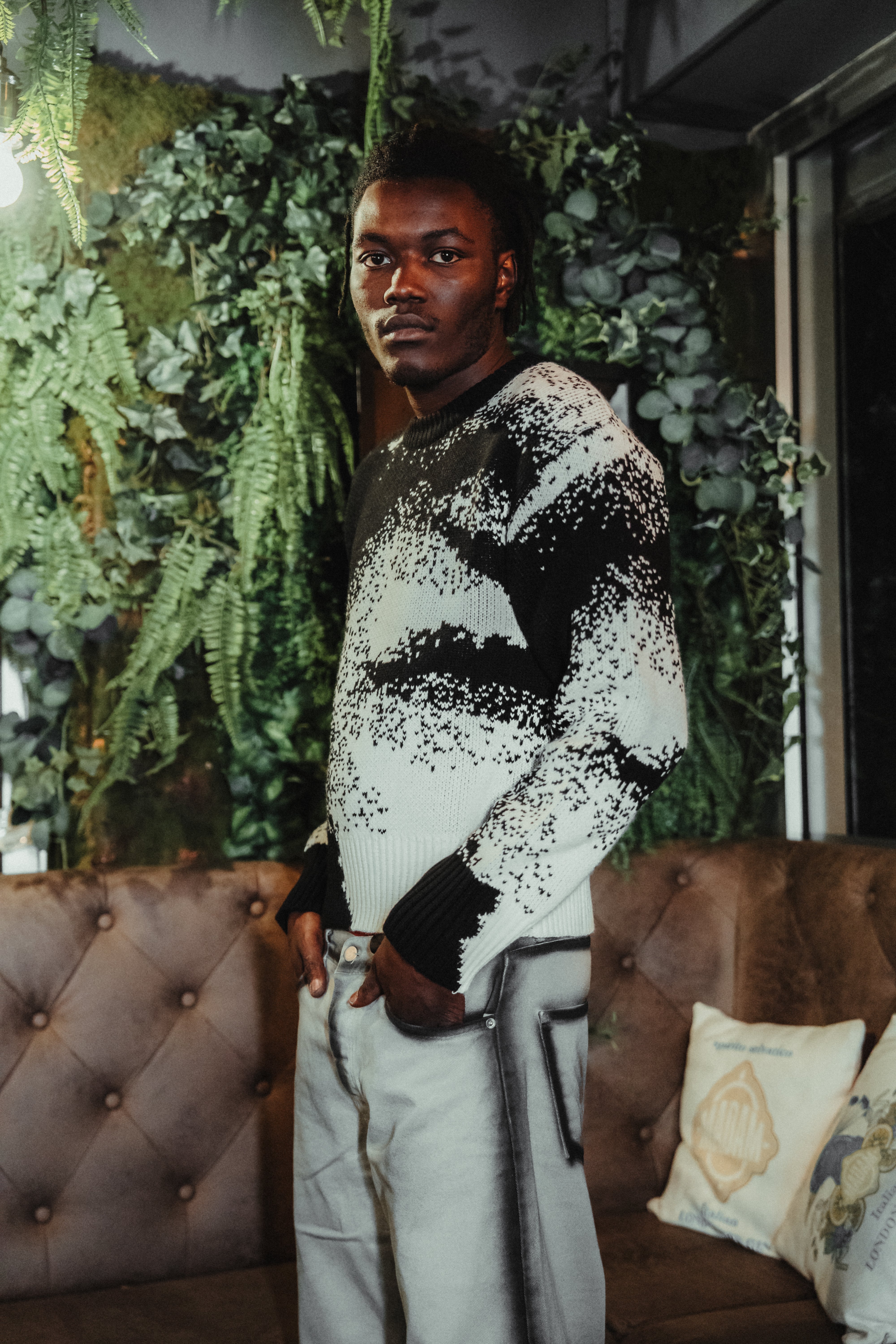 BABA Crop Sweater - Black/White