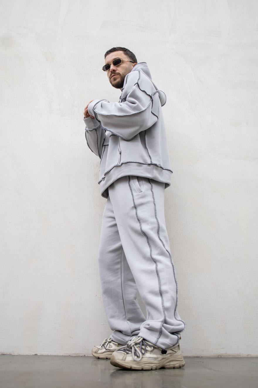 Coordinated Grey Turndown