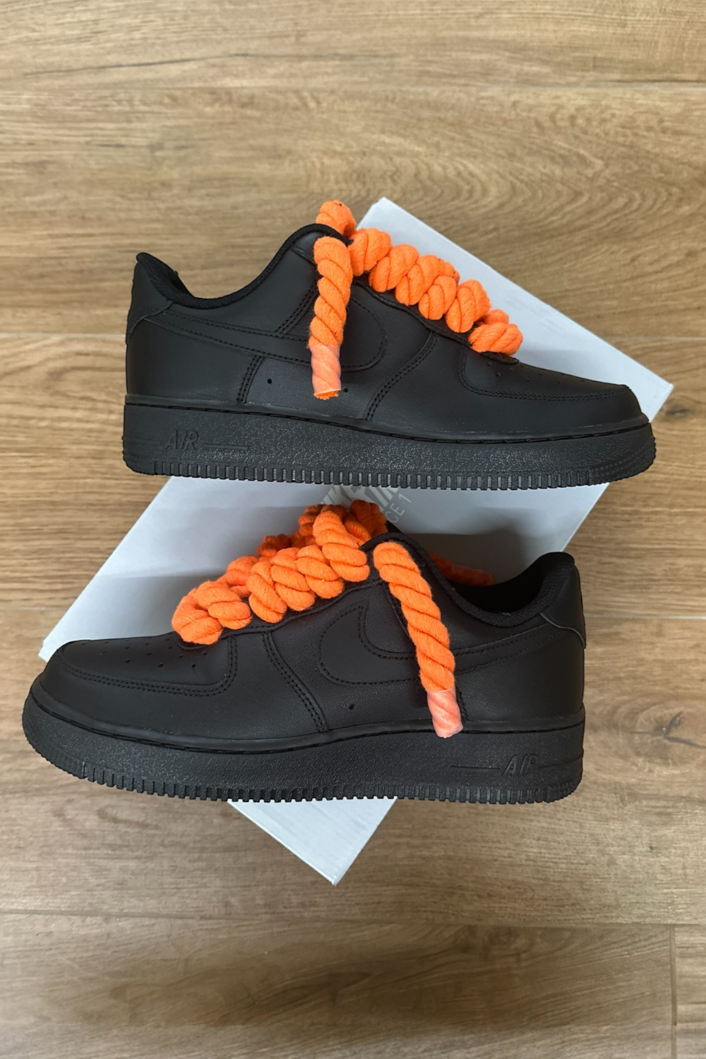 NIKE AIR FORCE 1 BLACK "ROPE LACES ORANGE" - Baba Store