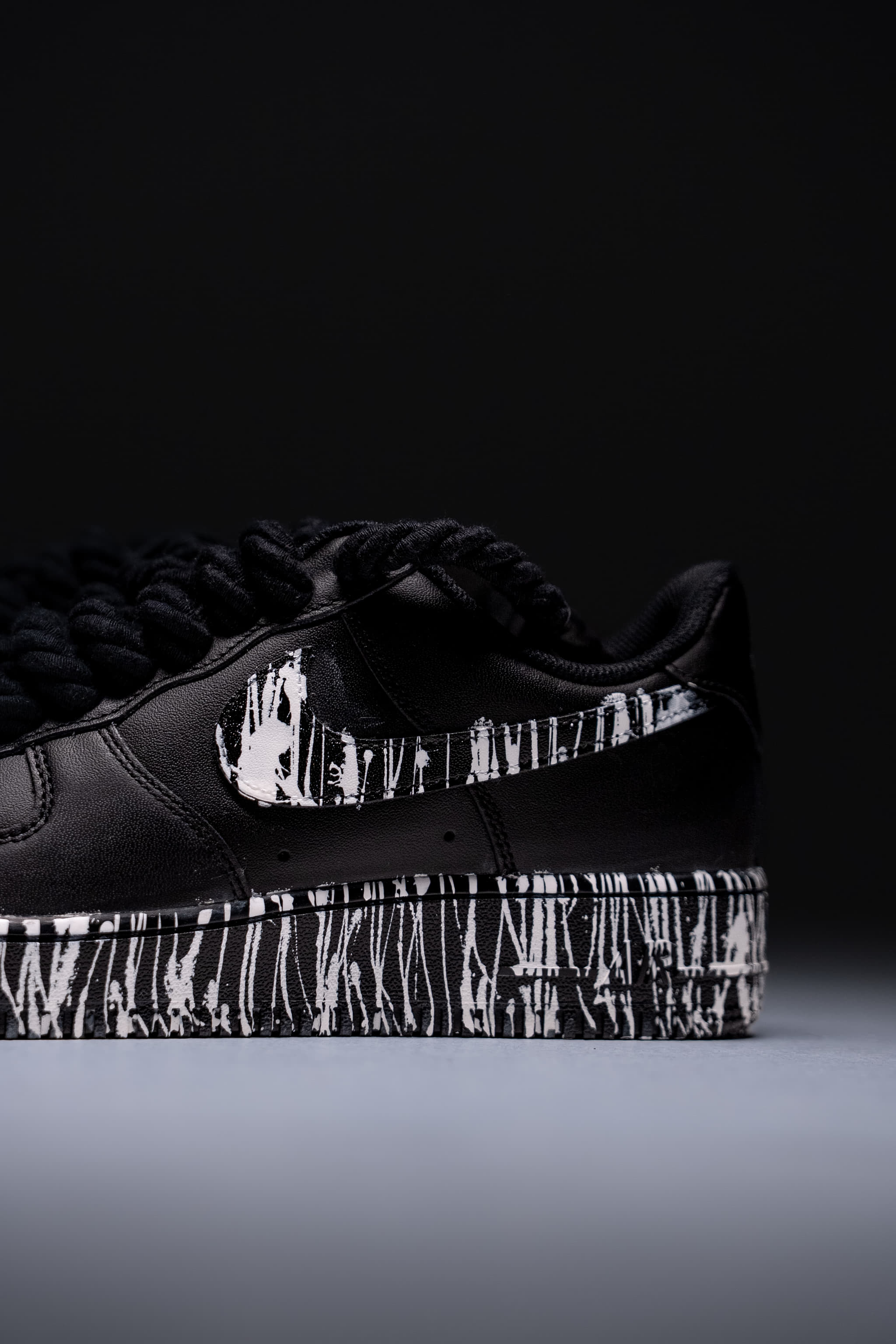 Nike Air Force 1 "Rope Laces Black" Graffiti White