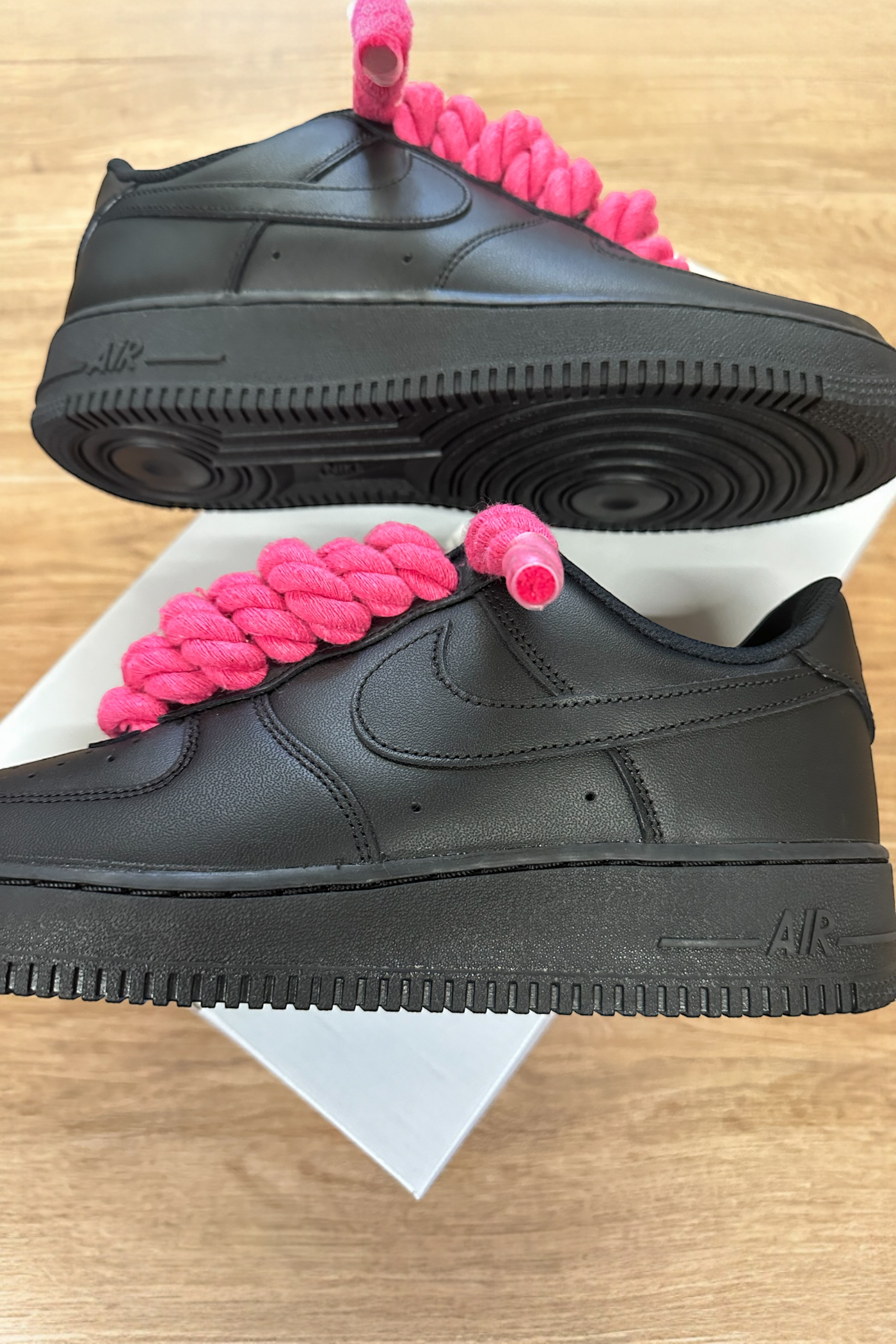 NIKE AIR FORCE 1 BLACK "ROPE LACES FUCSIA" - Baba Store